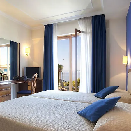 Tirrenia Hotel 3*