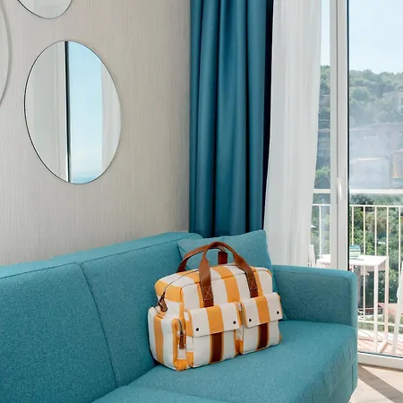 Otel Tirrenia