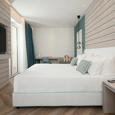 Tirrenia Hotel 4*