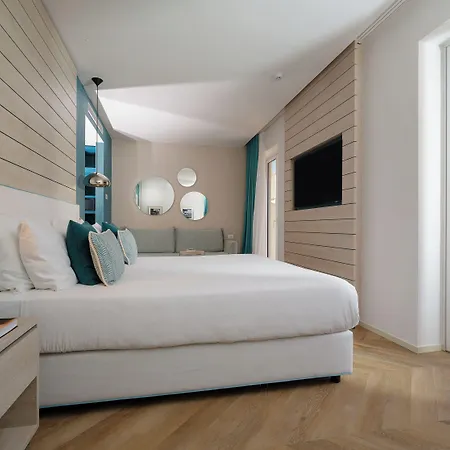 Hotel Tirrenia 4*
