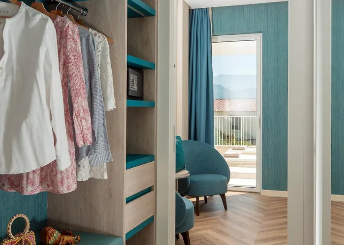 Tirrenia Hotel Península Sorrentina