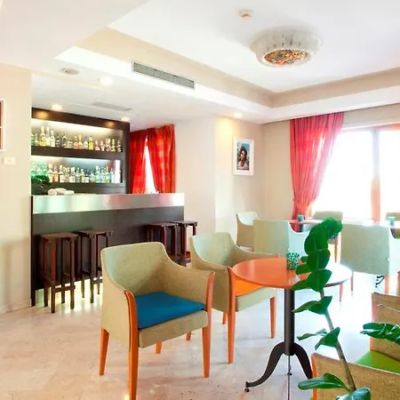 Tirrenia 3* Сорренто