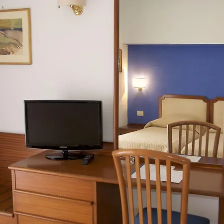Tirrenia Сорренто