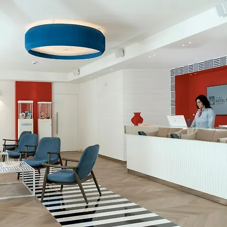 Tirrenia Hotel 3*