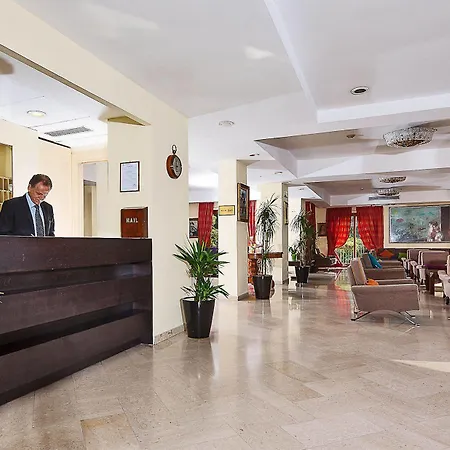 Отель Tirrenia 3*